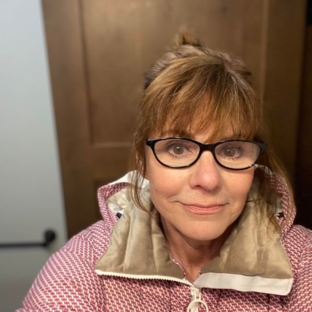 Meet your Posher, Leslie